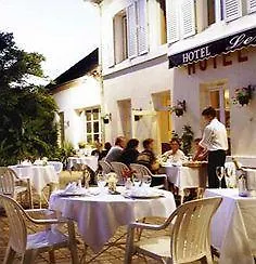 Logis Du Pont Neuf Hotel